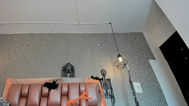 KOURTNEY-- online show from 27, 10, 2025