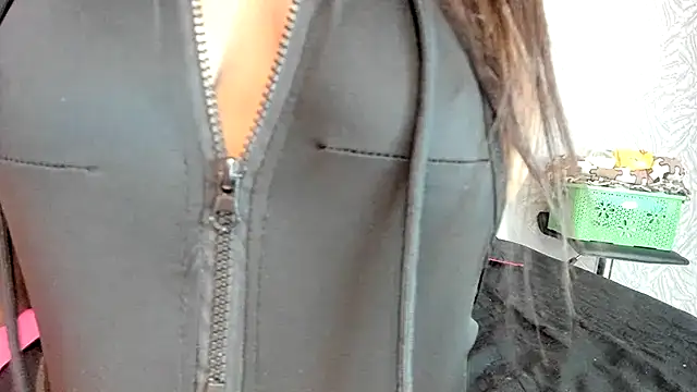 KOURTNEY-- online show from 25, 11, 2025