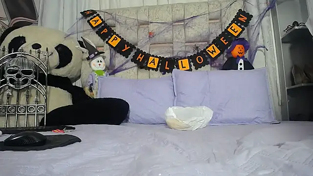 KOURTNEY-- online show from 10, 10, 2025