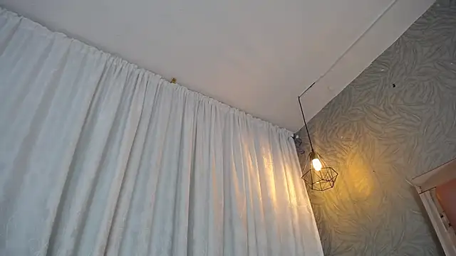 KOURTNEY-- online show from 8, 11, 2025