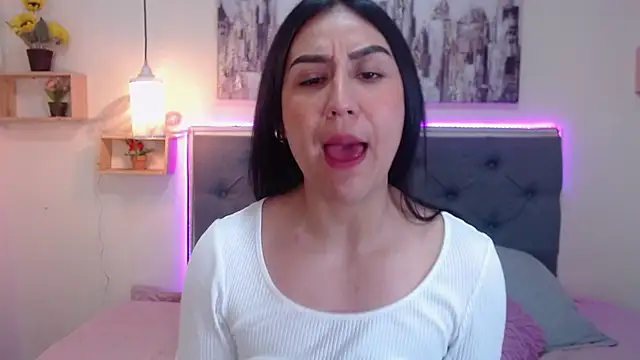 mia aira online show from 10, 10, 2025