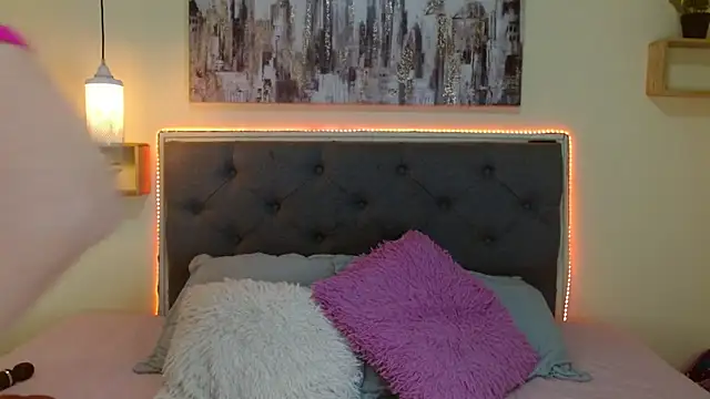 mia aira online show from 19, 12, 2025