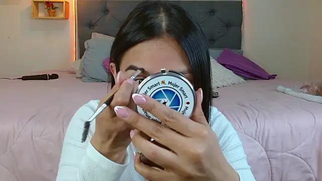 mia aira online show from 23, 11, 2025