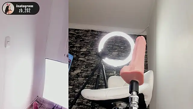 zoe backer online show from 21, 4, 2026