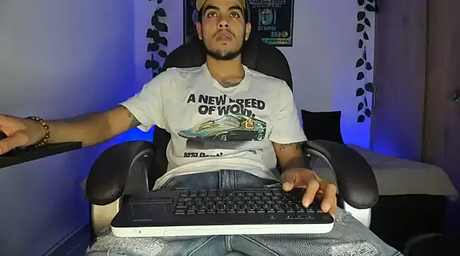 Snapshot of mikee_scooth chatting on 15, 3, 2025 mikee scooth online show from 15, 3, 2025