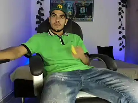 Snapshot of mikee_scooth chatting on 16, 3, 2025 mikee scooth online show from 16, 3, 2025