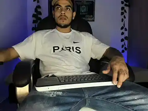 Snapshot of mikee_scooth chatting on 17, 3, 2025 mikee scooth online show from 17, 3, 2025