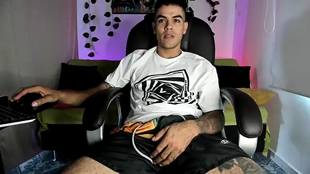 Snapshot of mikee_scooth chatting on 23, 9, 2025 mikee scooth online show from 23, 9, 2025