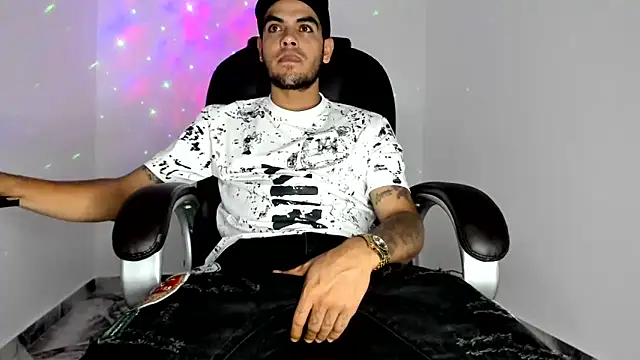 mikee scooth online show from 11, 6, 2026