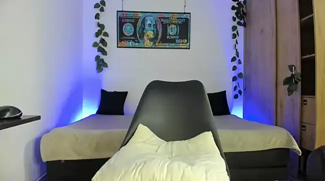 Snapshot of mikee_scooth chatting on 28, 2, 2025 mikee scooth online show from 28, 2, 2025