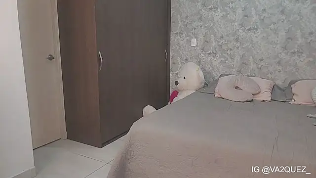 Heyloreley online show from 1, 3, 2026