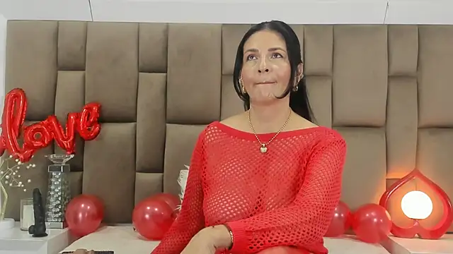 AlizonMoreti online show from 17, 2, 2025