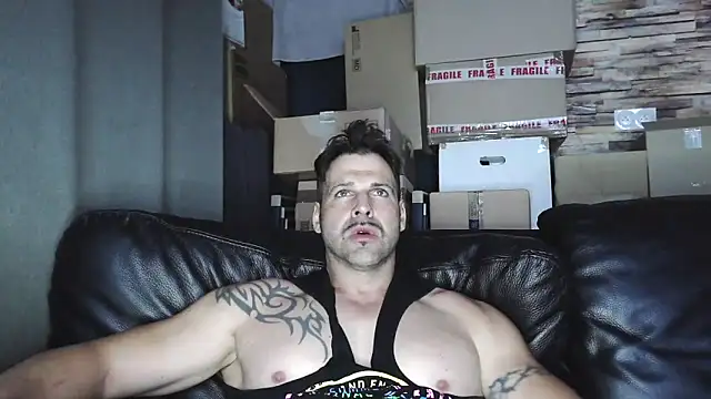 XxBigboybandxX online show from 18, 4, 2026