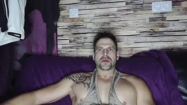 XxBigboybandxX online show from 18, 1, 2025