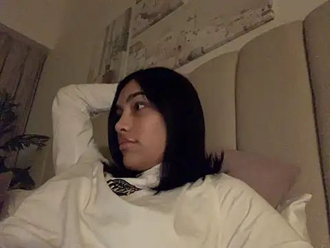 Jacquelinne  online show from 17, 1, 2025