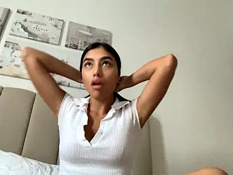 Jacquelinne  online show from 3, 12, 2024