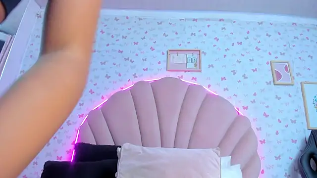 ashlyleee  online show from 9, 12, 2024