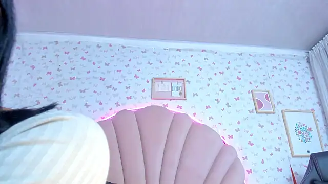 ashlyleee  online show from 4, 12, 2024