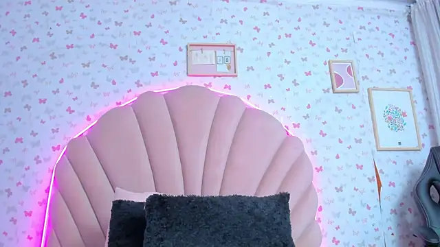 ashlyleee  online show from 11, 12, 2024