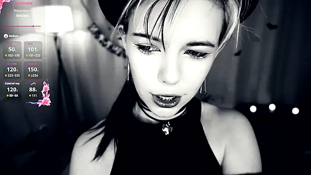 Snapshot of EngelAlman chatting on 9, 10, 2025 EngelAlman online show from 9, 10, 2025