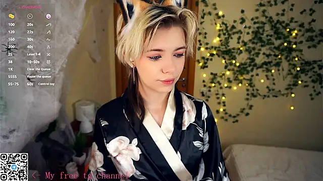 Snapshot of EngelAlman chatting on 1, 11, 2025 EngelAlman online show from 1, 11, 2025