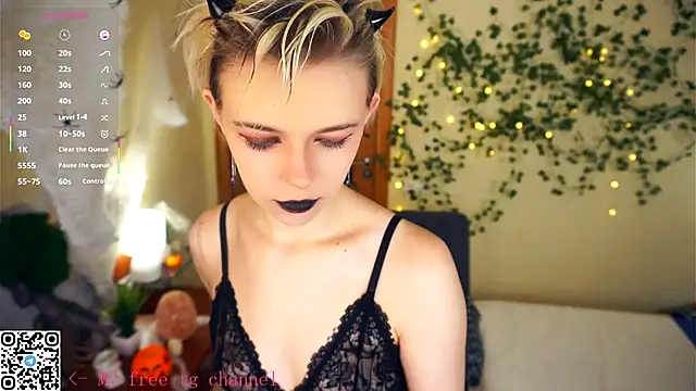 Snapshot of EngelAlman chatting on 29, 10, 2025 EngelAlman online show from 29, 10, 2025