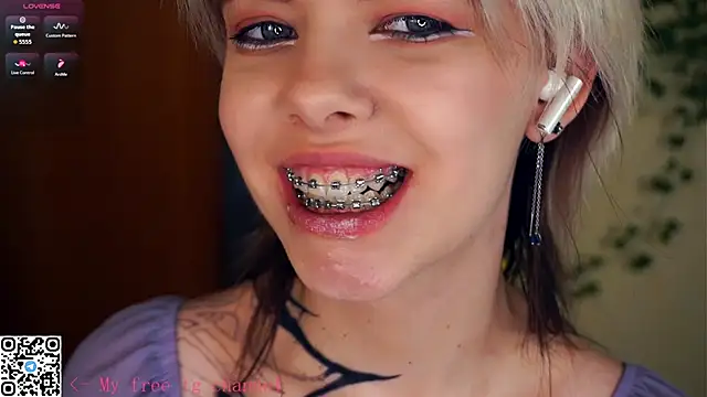 Snapshot of EngelAlman chatting on 23, 11, 2025 EngelAlman online show from 23, 11, 2025