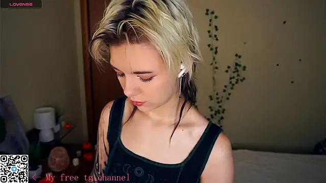 Snapshot of EngelAlman chatting on 25, 10, 2025 EngelAlman online show from 25, 10, 2025