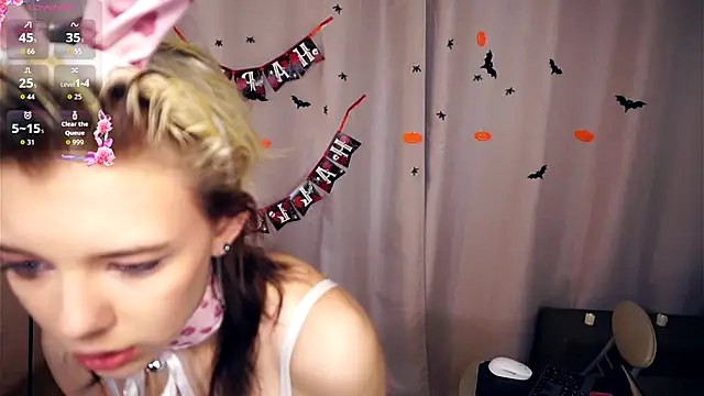 Snapshot of EngelAlman chatting on 12, 10, 2025 EngelAlman online show from 12, 10, 2025