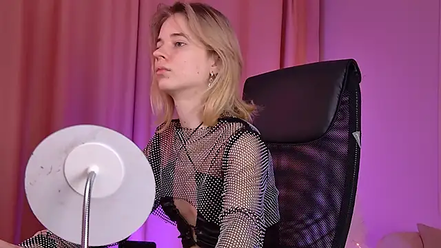 TinaDavil online show from 20, 12, 2025