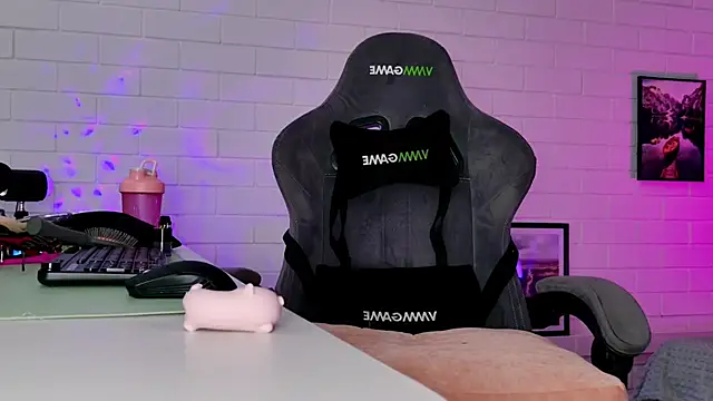 TinaDavil online show from 19, 3, 2026