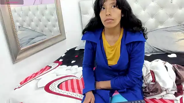 karolinee 66  online show from 8, 5, 2026