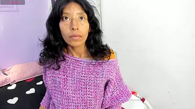 karolinee 66  online show from 4, 12, 2025