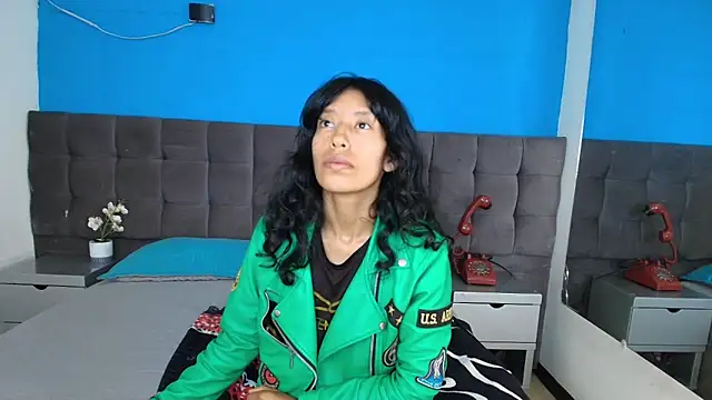 karolinee 66  online show from 29, 3, 2026