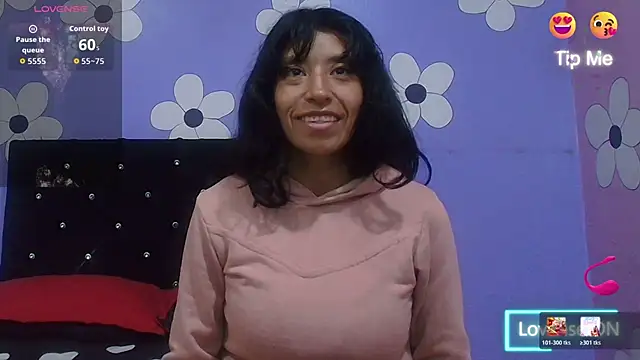 karolinee 66  online show from 4, 3, 2026