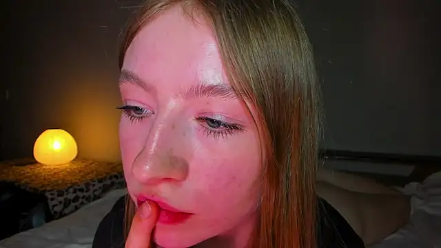 minidivaa  online show from 2, 4, 2026