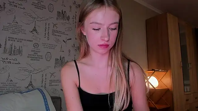 minidivaa  online show from 4, 11, 2025