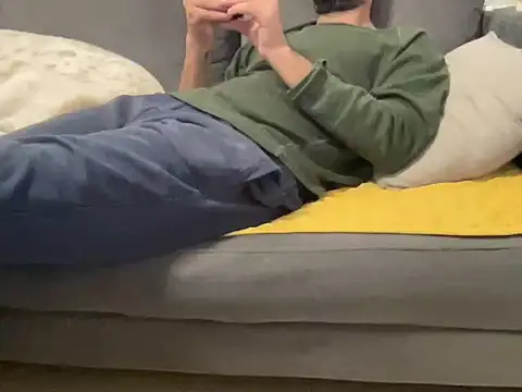 4small4inchlol online show from 4, 12, 2025