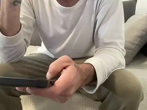 4small4inchlol online show from 7, 3, 2026