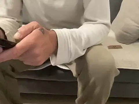 4small4inchlol online show from 22, 12, 2025