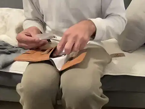 4small4inchlol online show from 18, 12, 2025