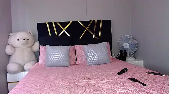 MissBigNipples online show from 5, 3, 2025