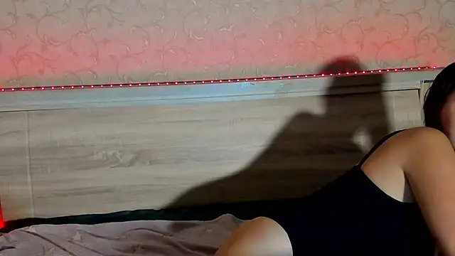 emma77  online show from 23, 11, 2025