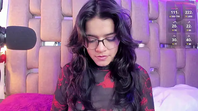 Snapshot of ValerieKay_ chatting on 3, 3, 2025 ValerieKay online show from 3, 3, 2025