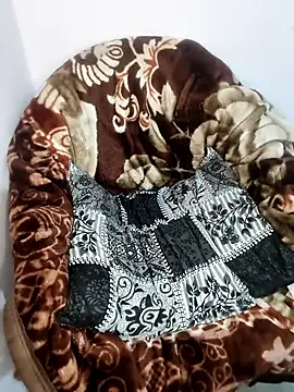 beautiful himanshi2 online show from 4, 3, 2026