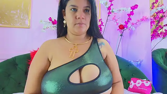 Snapshot of almendraevans chatting on 22, 11, 2025 almendraevans online show from 22, 11, 2025