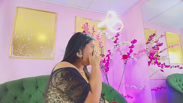 Snapshot of almendraevans chatting on 9, 11, 2025 almendraevans online show from 9, 11, 2025