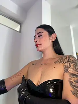 Libia James online show from 15, 7, 2026