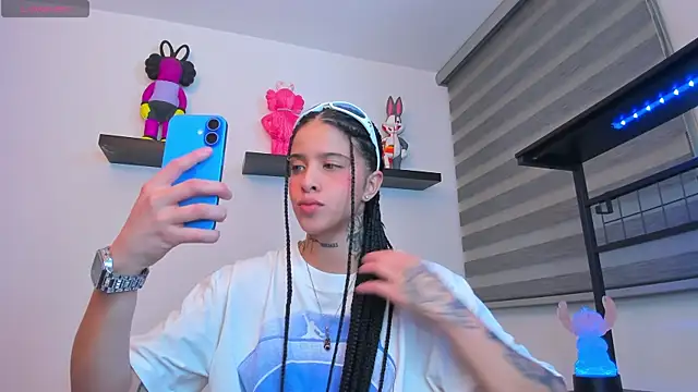 Gangster Girl online show from 12, 1, 2026