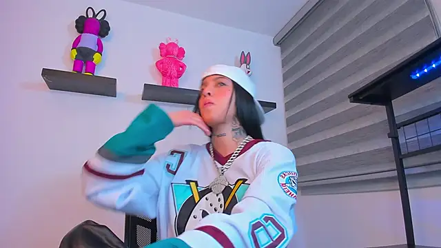 Gangster Girl online show from 29, 10, 2025